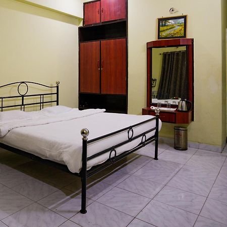 Hotel Girdhar Mahal Indaur Kültér fotó