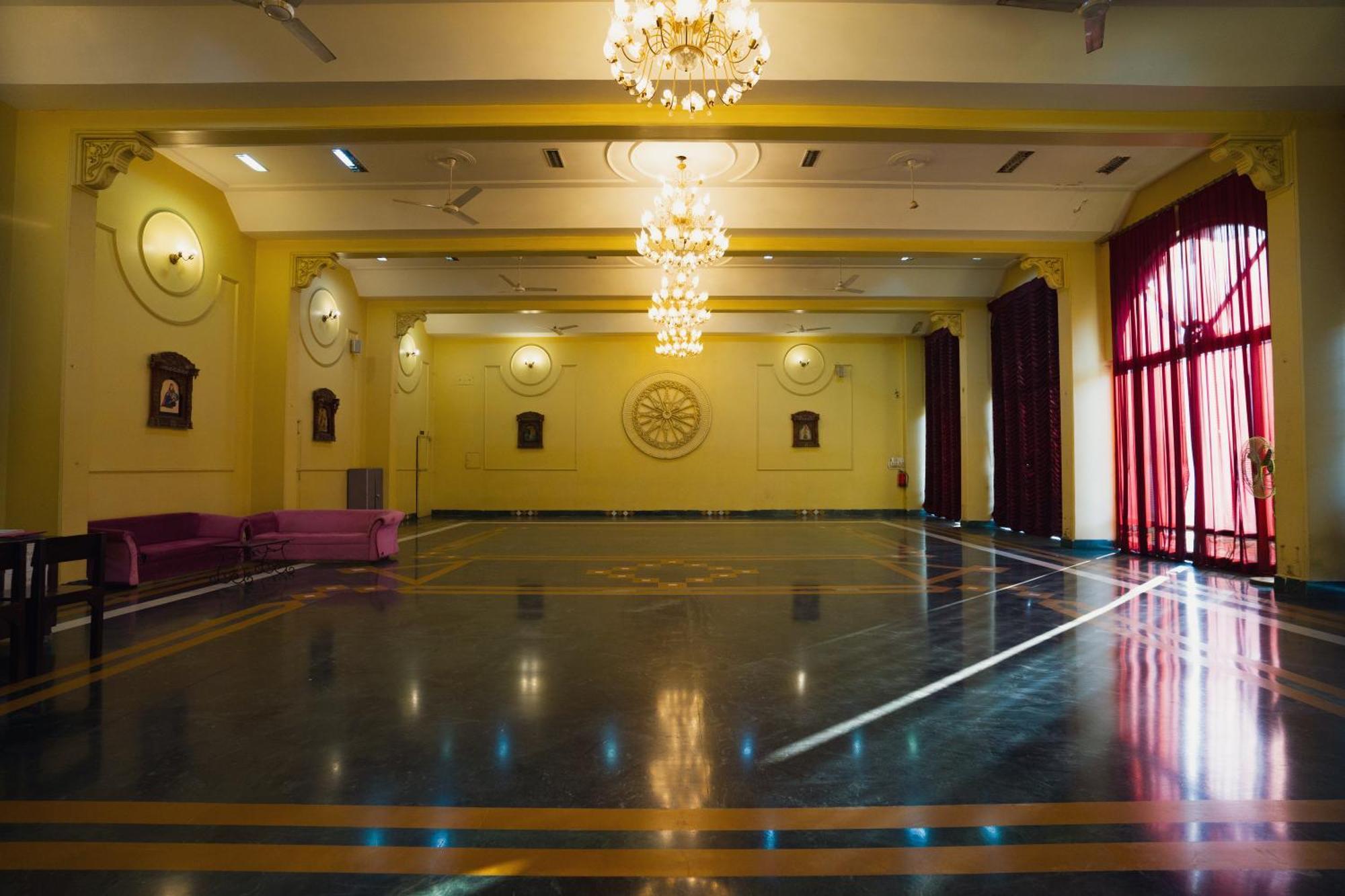 Hotel Girdhar Mahal Indaur Kültér fotó