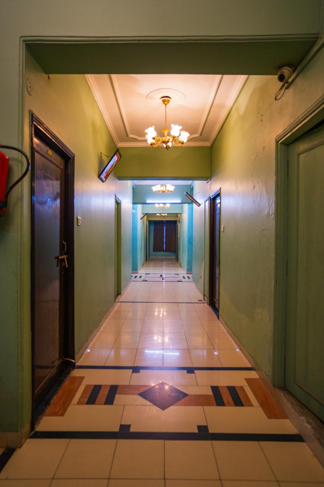 Hotel Girdhar Mahal Indaur Kültér fotó