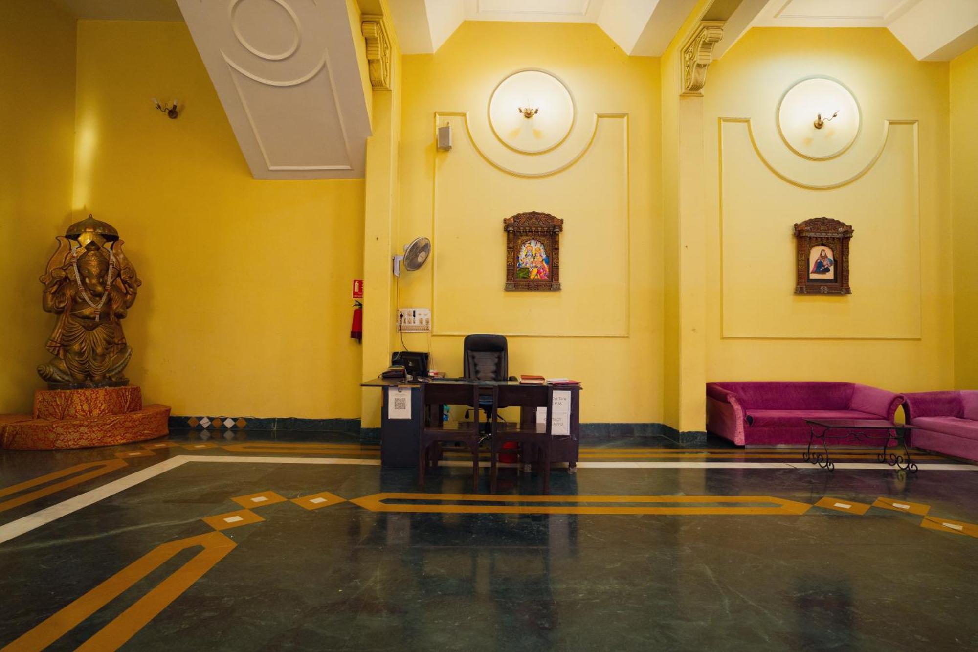 Hotel Girdhar Mahal Indaur Kültér fotó