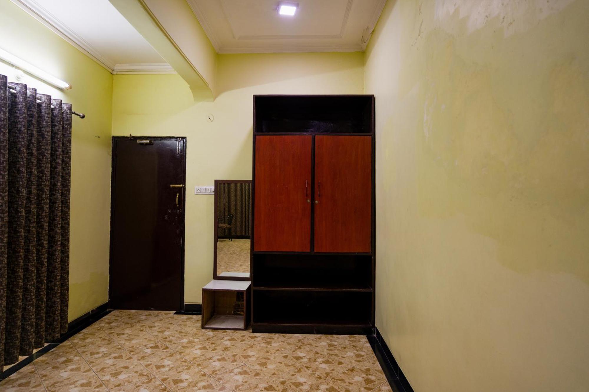 Hotel Girdhar Mahal Indaur Kültér fotó