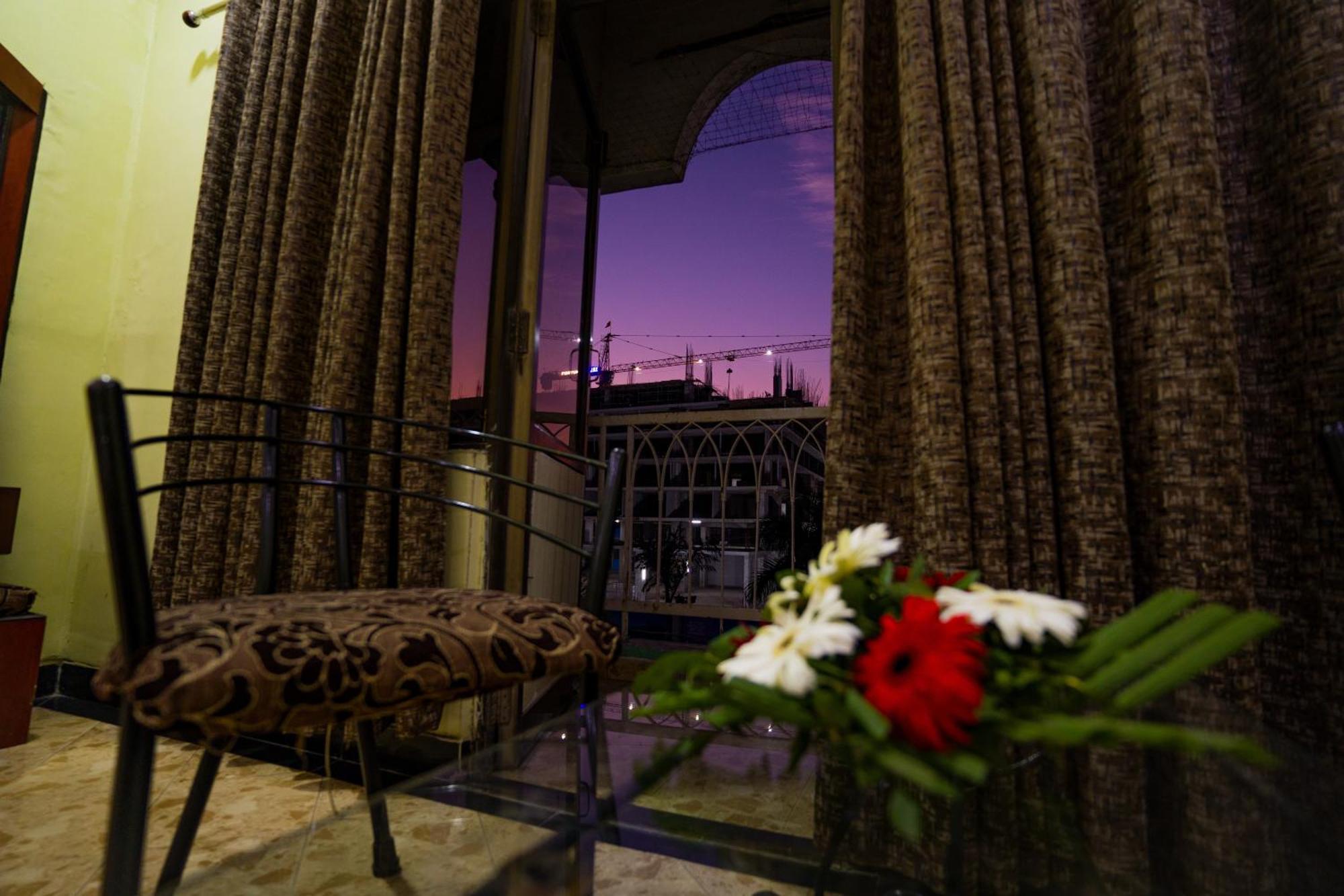 Hotel Girdhar Mahal Indaur Kültér fotó