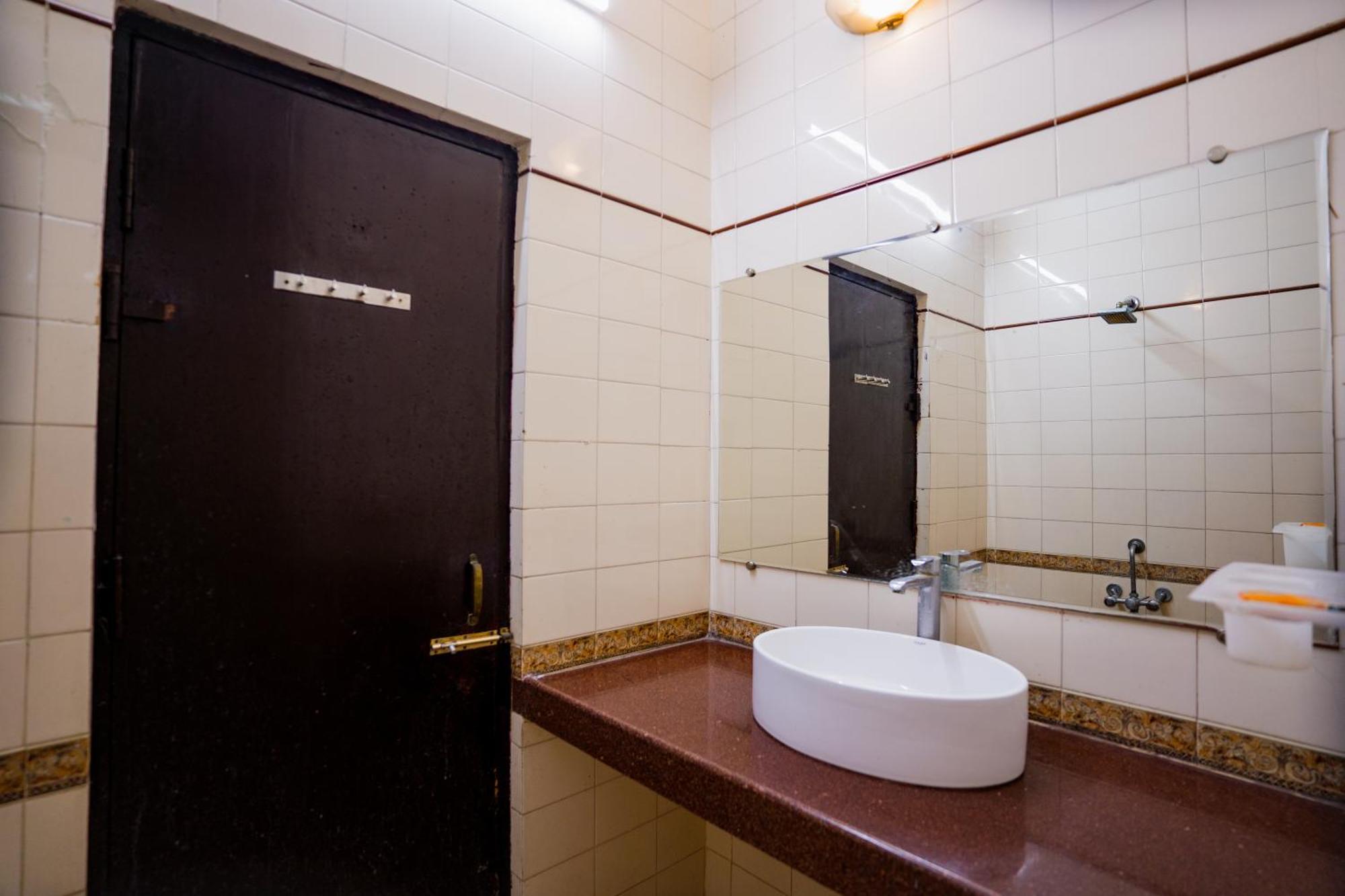 Hotel Girdhar Mahal Indaur Kültér fotó