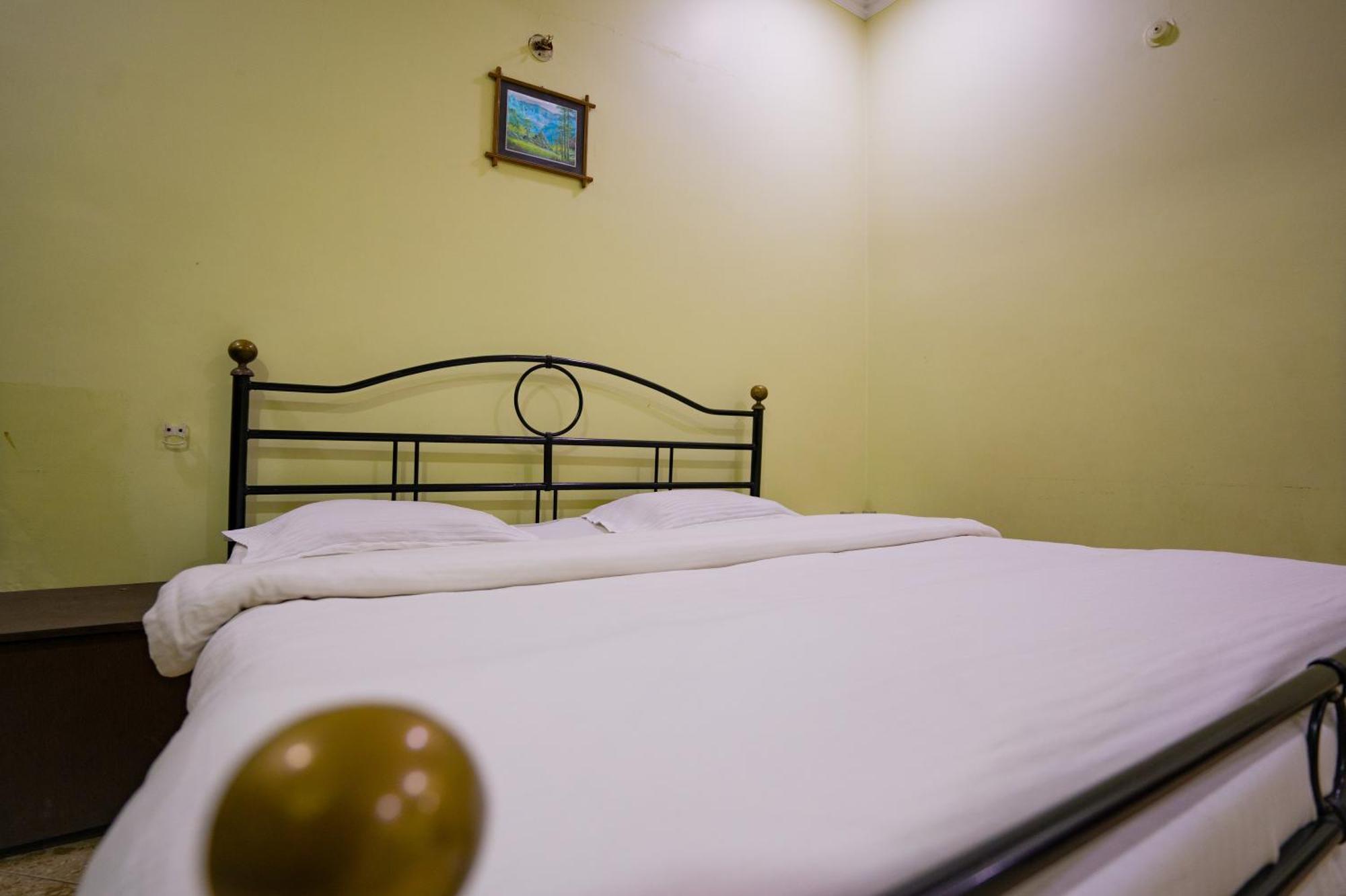 Hotel Girdhar Mahal Indaur Kültér fotó
