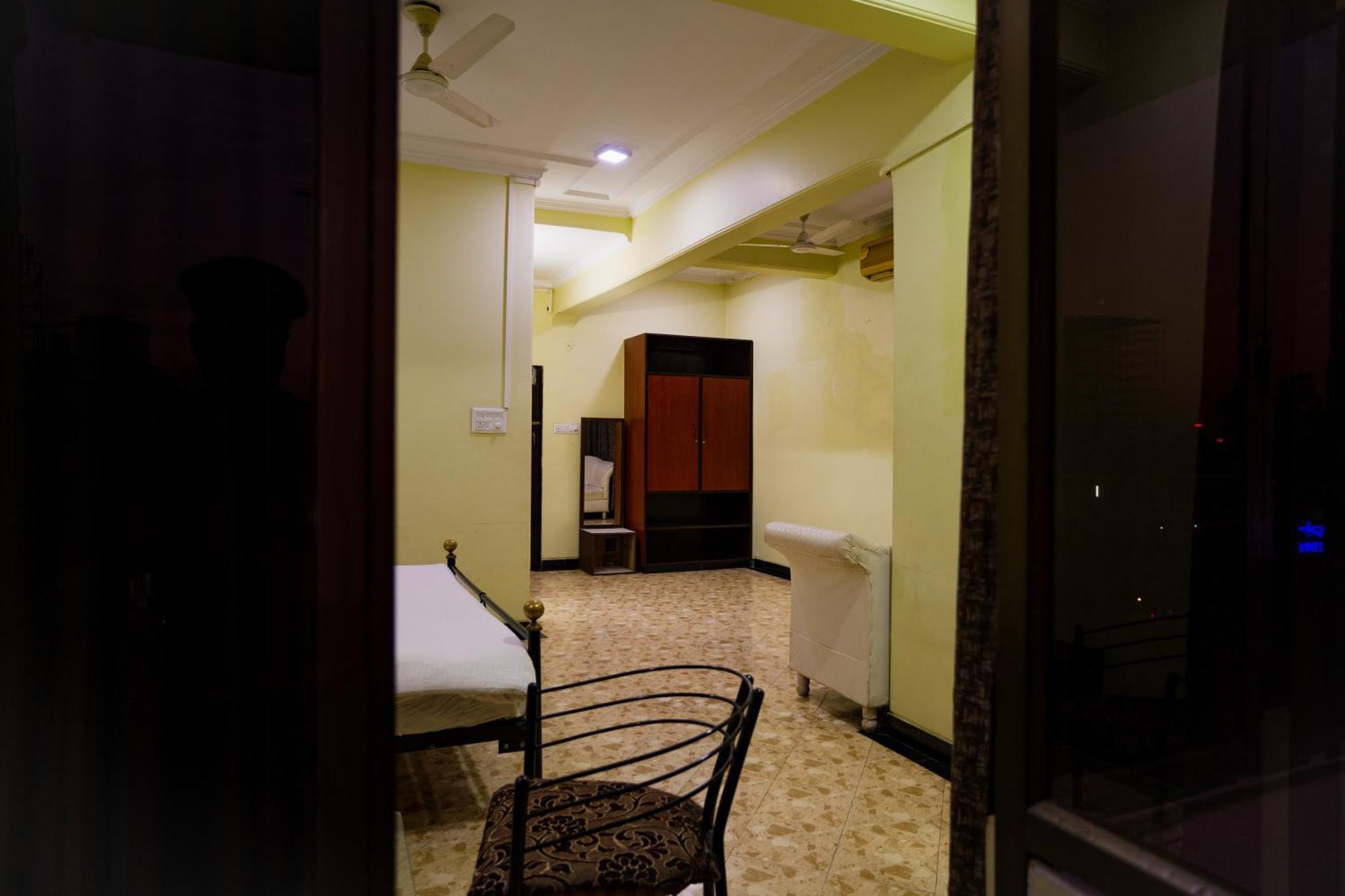 Hotel Girdhar Mahal Indaur Kültér fotó