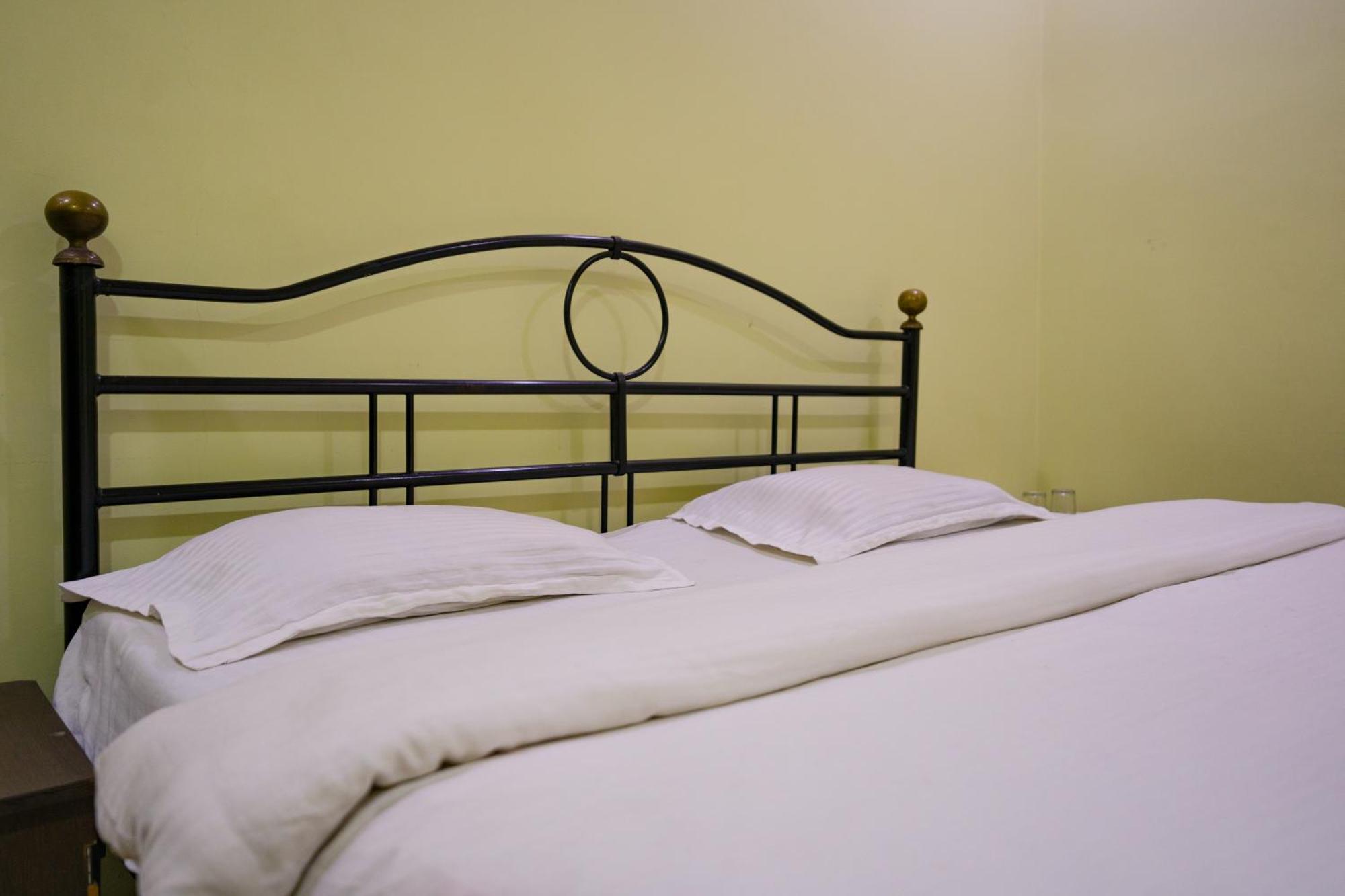 Hotel Girdhar Mahal Indaur Kültér fotó