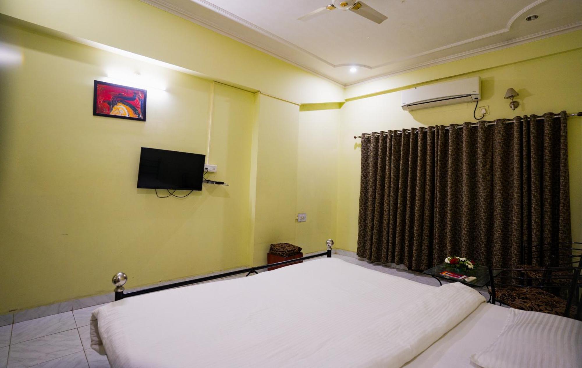 Hotel Girdhar Mahal Indaur Kültér fotó