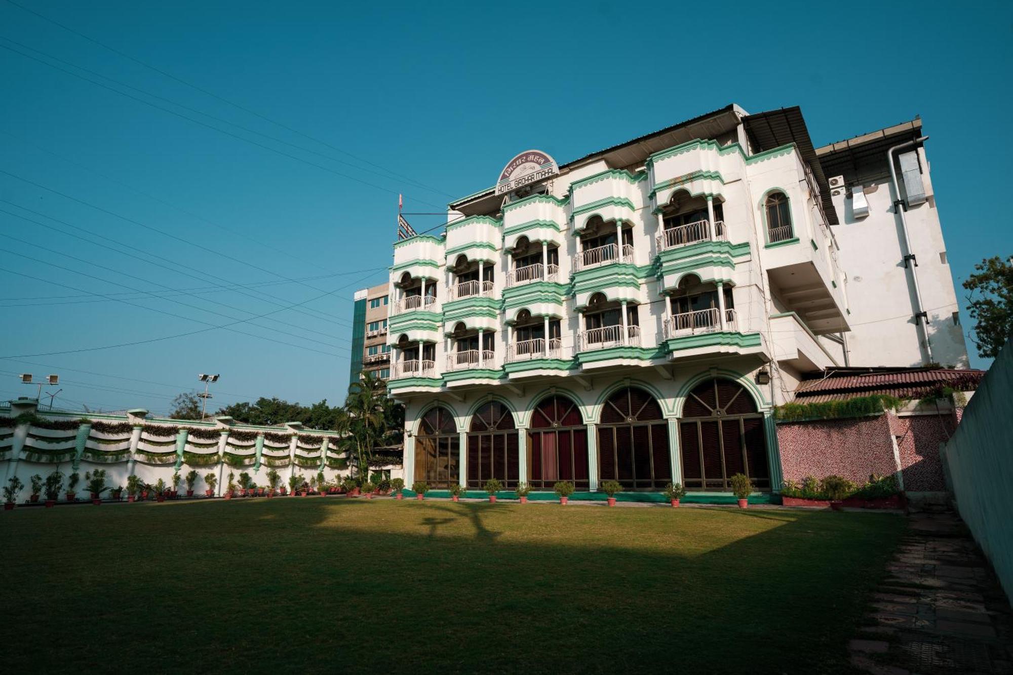 Hotel Girdhar Mahal Indaur Kültér fotó