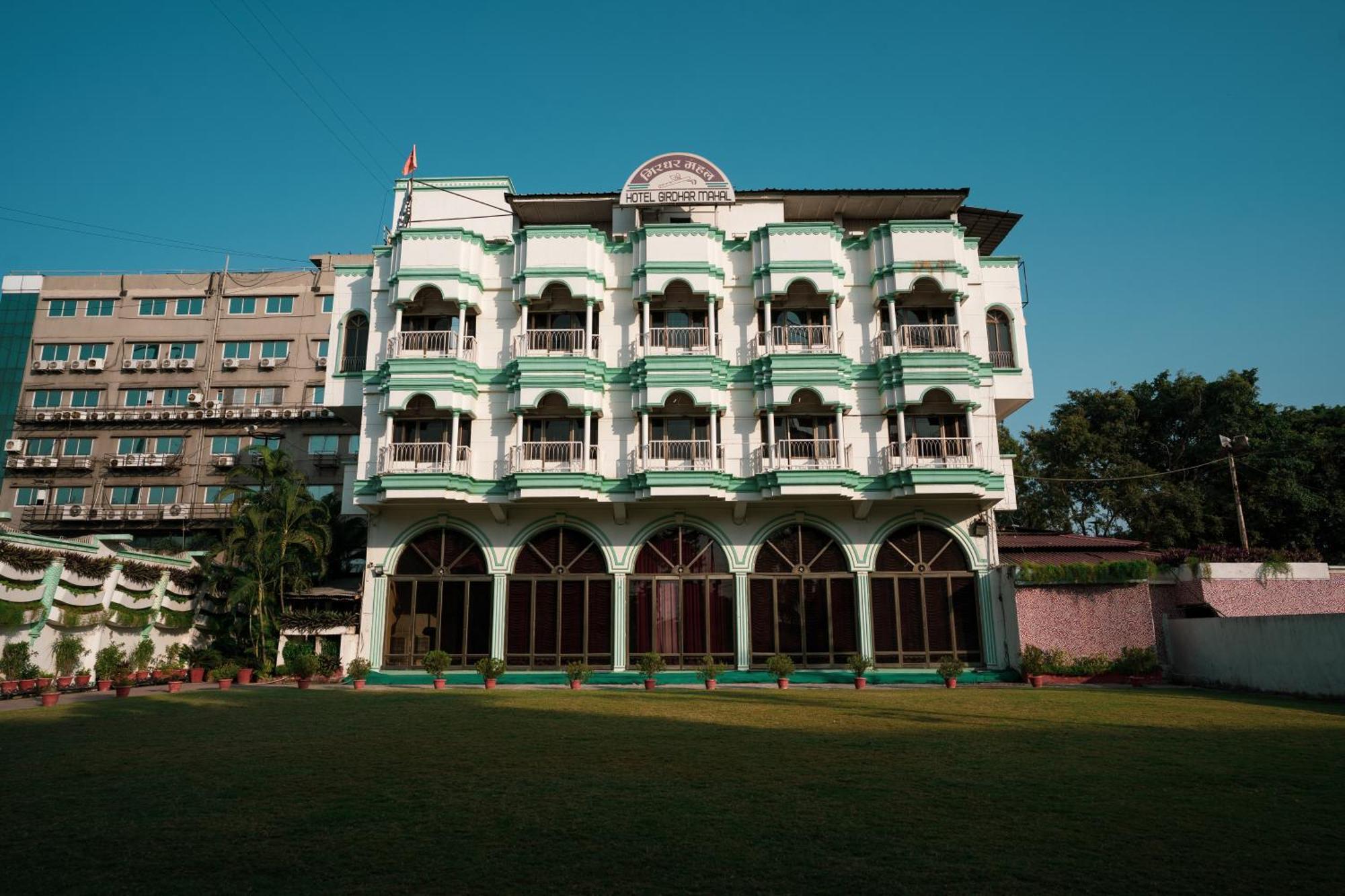 Hotel Girdhar Mahal Indaur Kültér fotó