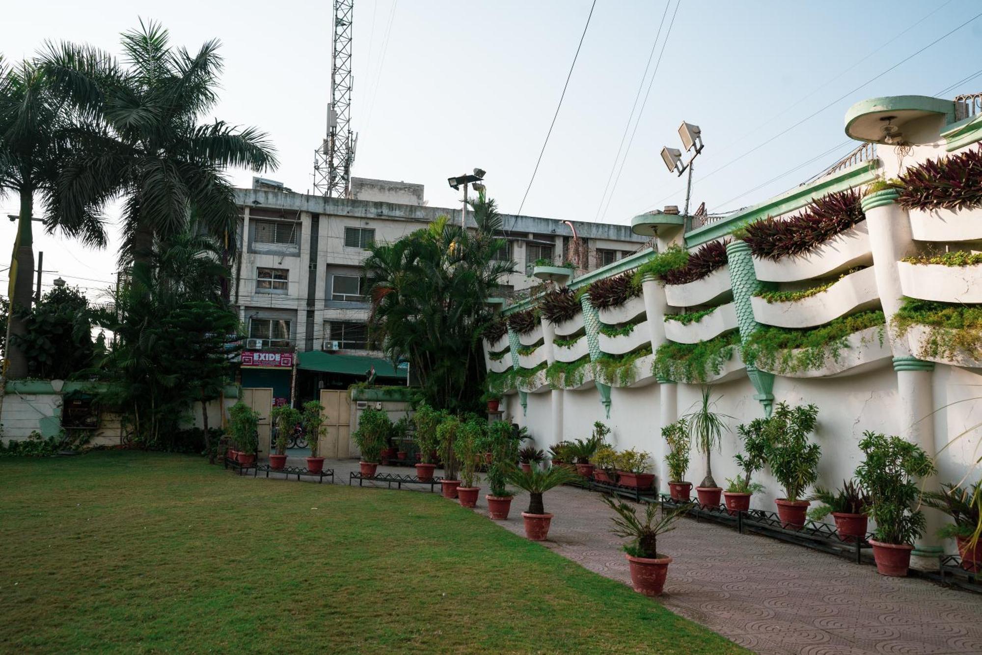 Hotel Girdhar Mahal Indaur Kültér fotó
